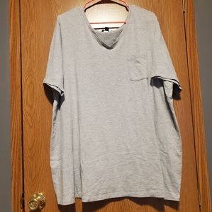 Grey v-neck shirt with pocket